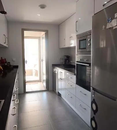 Pmt24 - 3 Bedroom-modern-heated Pool-garage Apartment *